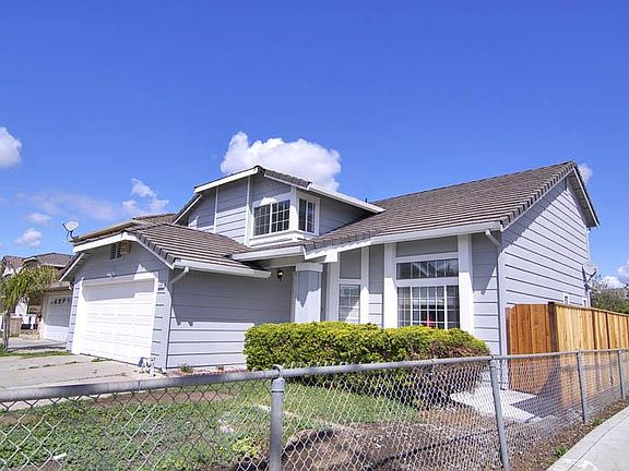 3rd image of 619 Hellyer Ave