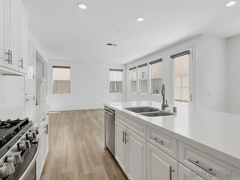 1041 Sea Glass Way — Photo 19