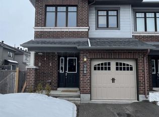 109 Sweetwater Ln, Ottawa, ON K2T0L1