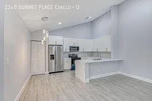 1240 Summit Place Circle #D — Photo 2