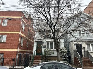 5805 Van Horn St, Flushing, NY 11373