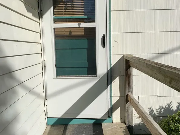 12 Pollux Cir E APT 1, Portsmouth, VA 23701