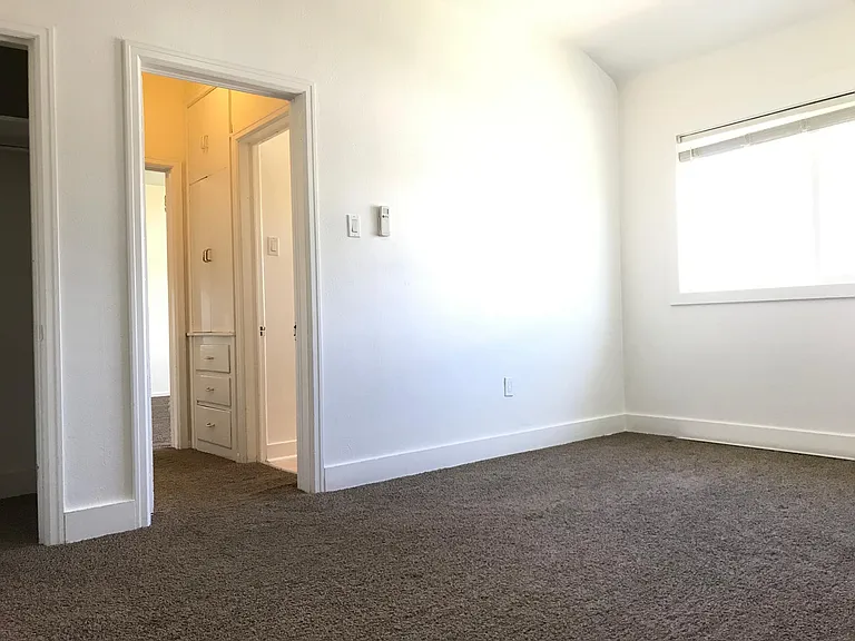 1300 E Atkin Ave #UPSTAIRS — Photo 13