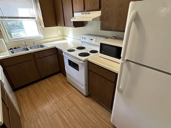 925 Hearthridge Ct APT B, Raleigh, NC 27609