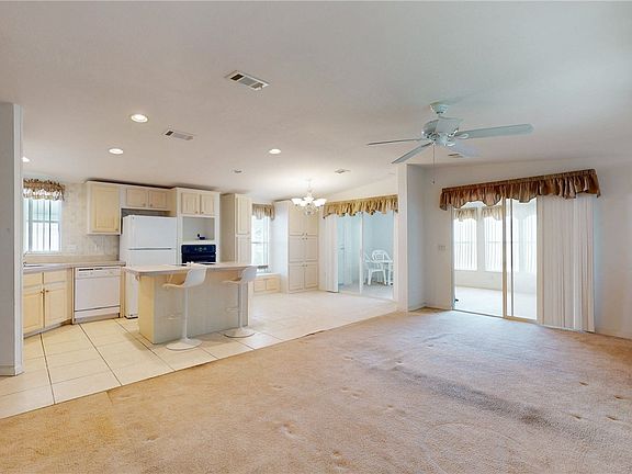5th image of 729 Barefoot Blvd