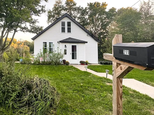 211 Hughes St, Kalamazoo, MI 49001