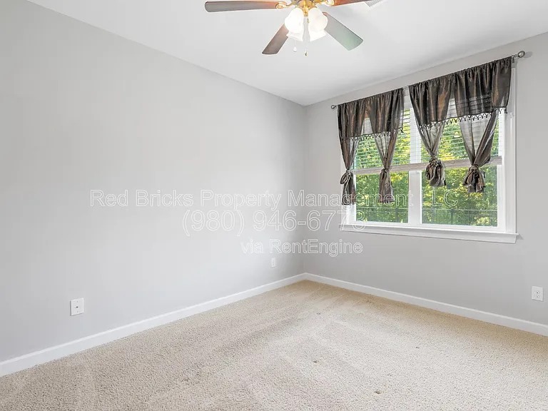 2783 Berkhamstead Cir — Photo 16