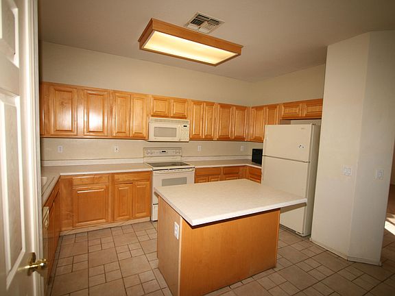 4th image of 9054 W Custer Ln