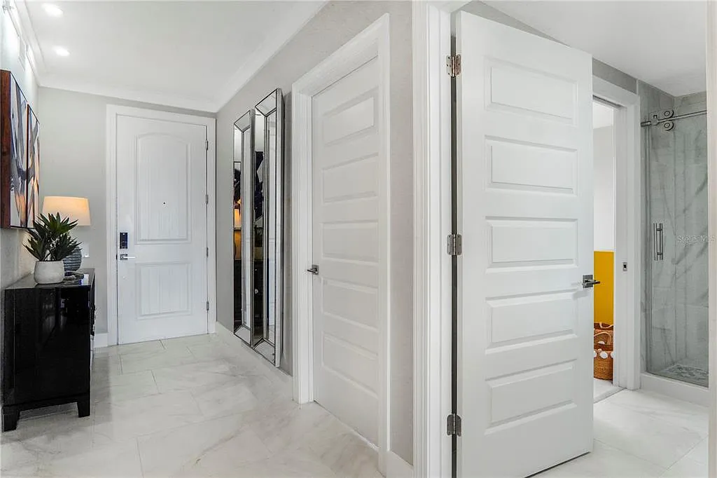 3 bed, 3.0 bath, 1568 sqft, $3,750 — Photo 2
