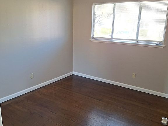 5th image of 128 Baxter Ave #97
