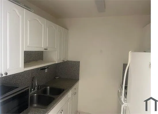 4655 Palm Ave #207 — Photo 2