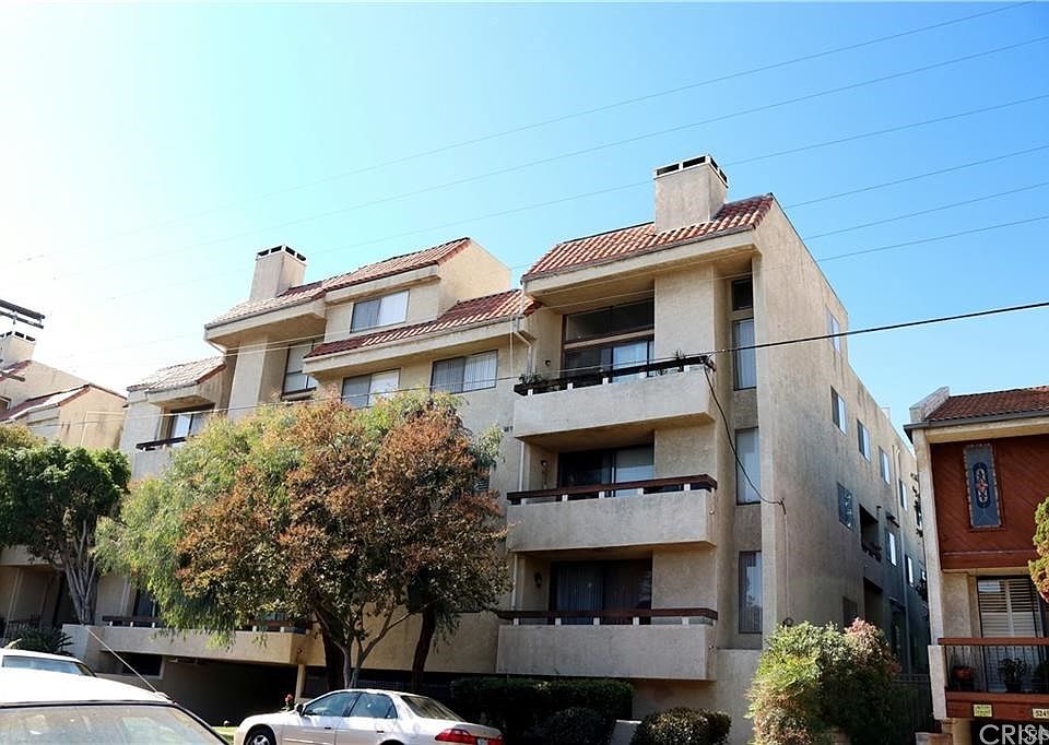 1st image of 5237 Newcastle Ave APT 104