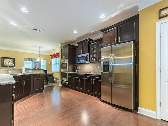4th image of 740 Virginia Pine Ln #13