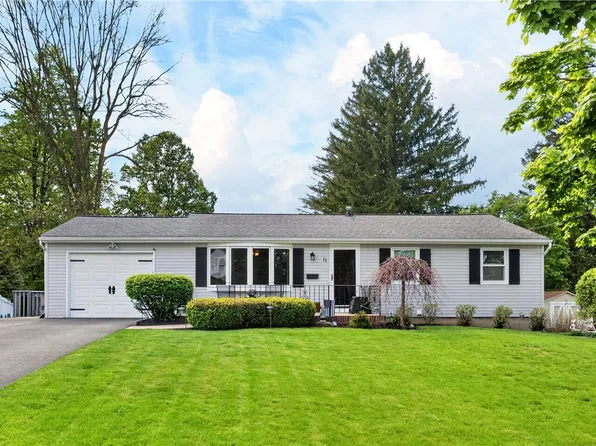 11 Aldrich Dr, Palmyra, NY 14522