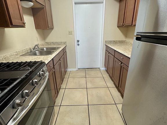 3rd image of 1359 W Garden Cir