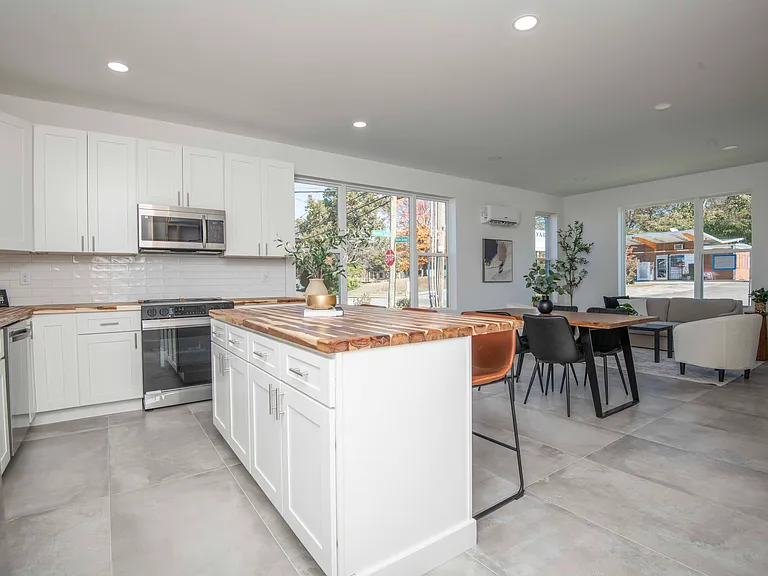 2721 Whittle Springs Rd — Photo 9