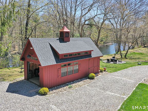 3rd image of 54 Mansfield Hollow Road