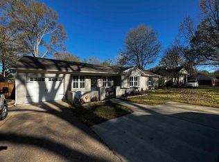 326 N Mendenhall Rd, Memphis, TN 38117