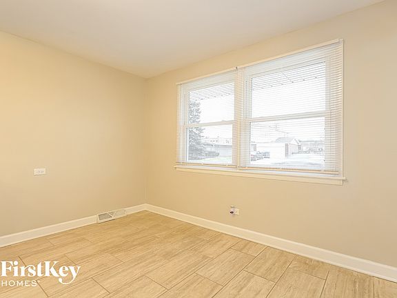 4th image of 1018 E 161st St