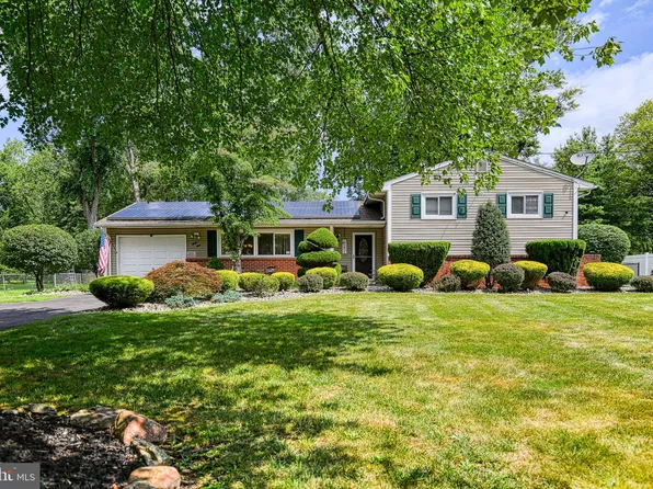 69 Brooktree Rd, East Windsor, NJ 08520