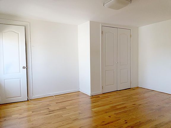 5th image of 295 Roosevelt Ave APT 3