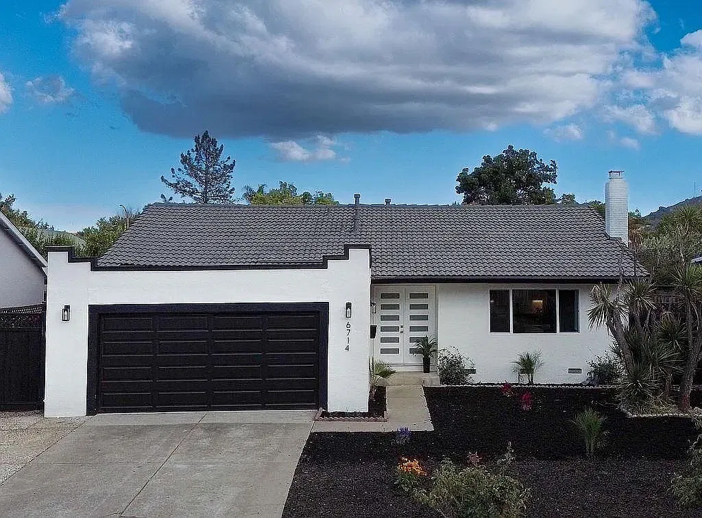 4 bed, 1466 sqft, $5,400 — Photo 1