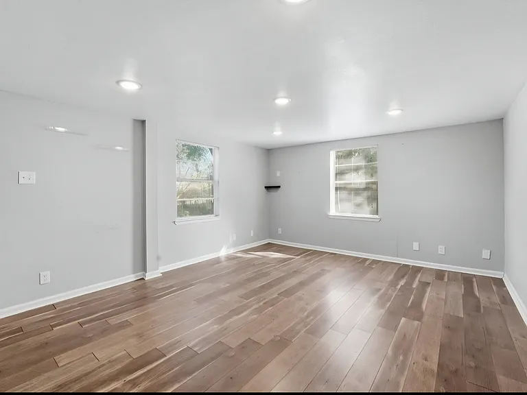 6526 Linden St #B — Photo 2