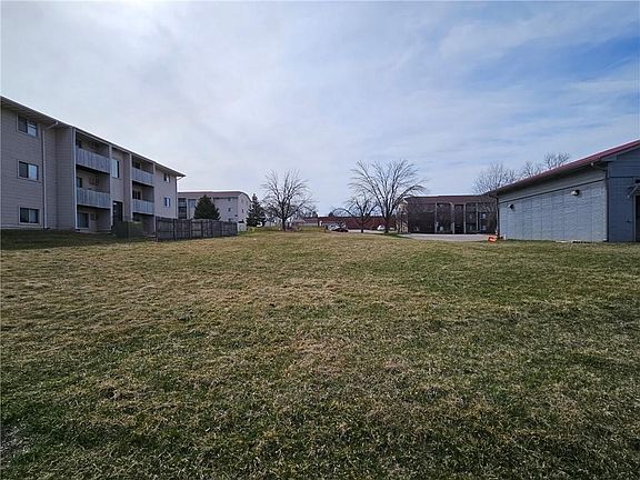 5th image of 751 Sherrylynn Blvd