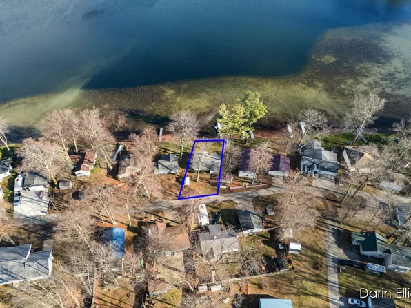 151 SW Beechwood Dr, Stanton, MI 48888