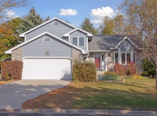 13841 Sunset Lake Dr, Burnsville, MN 55337