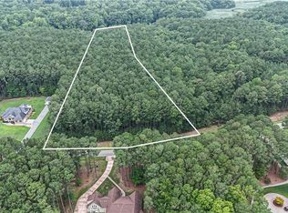 1220 Lawnes Neck Dr, Smithfield, VA 23430