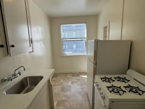 1757 Oxford St #4, Berkeley, CA 94709
