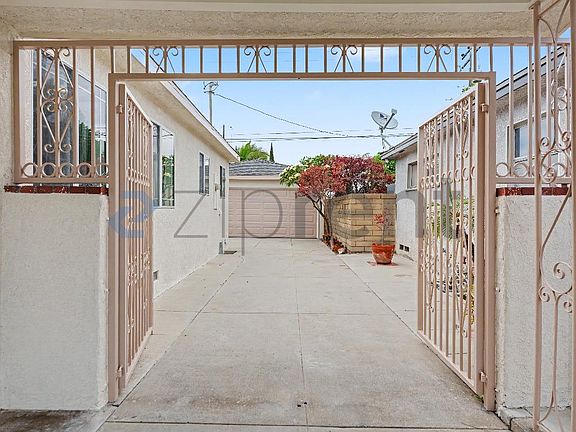 5th image of 7343 Cloverlawn Dr