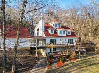 3311 Valley View Rd, Muscatine, IA 52761