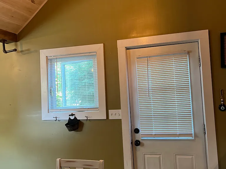 10 Cove Ave — Photo 52
