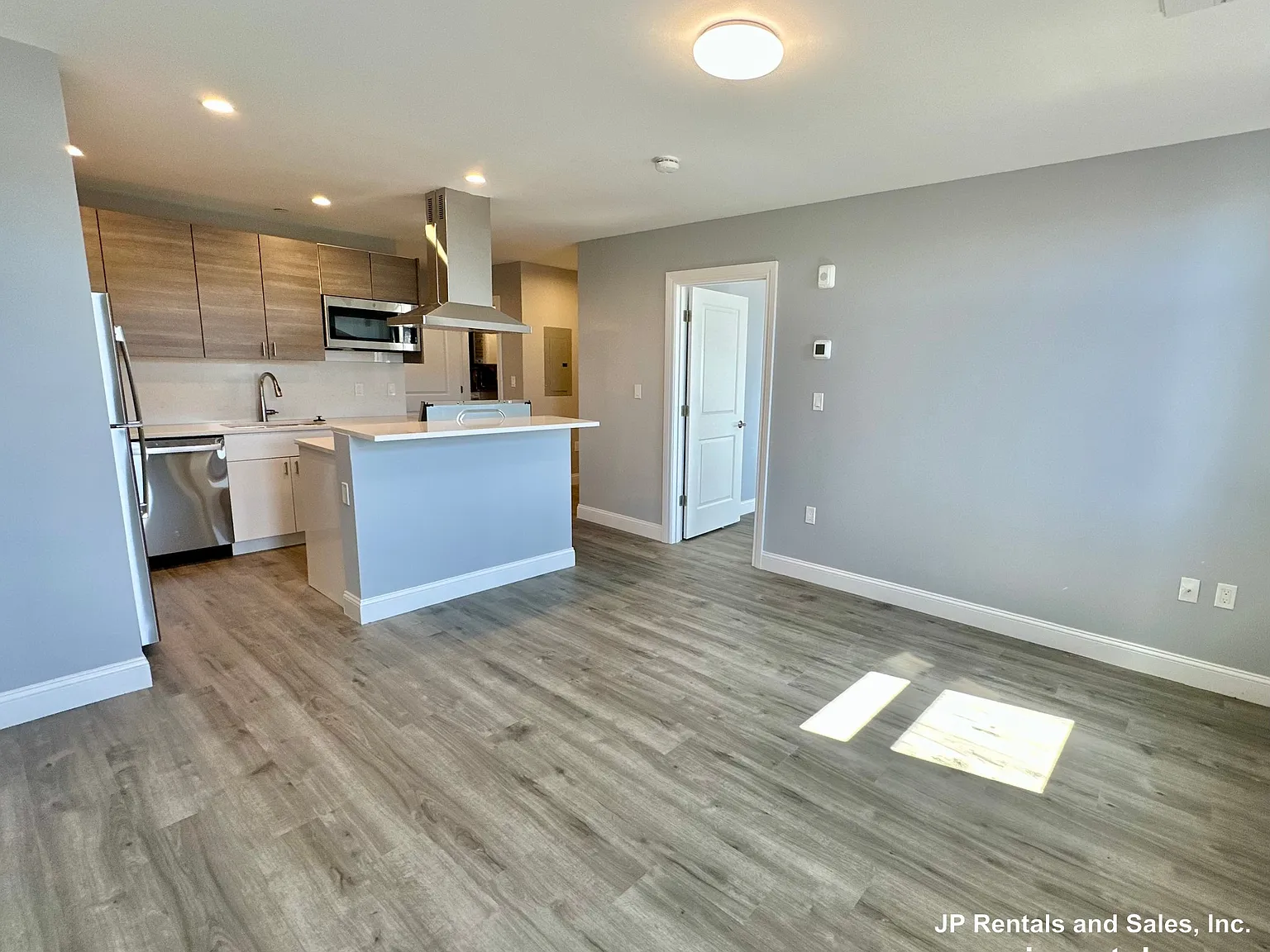 1 bed, 1.0 bath, 600 sqft, $2,500 — Photo 3