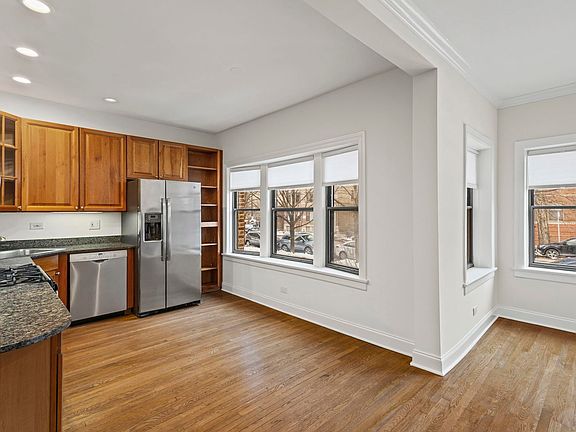 5th image of 4021 N Southport Ave #1