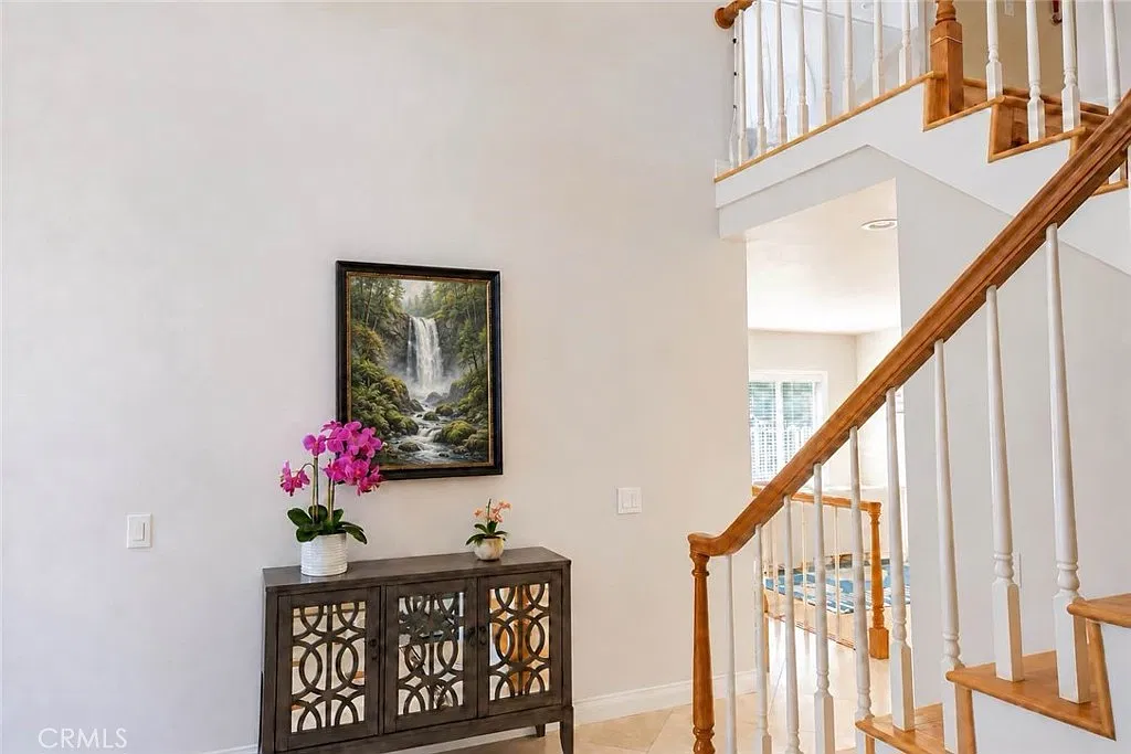 5 bed, 2984 sqft, $6,800 — Photo 3