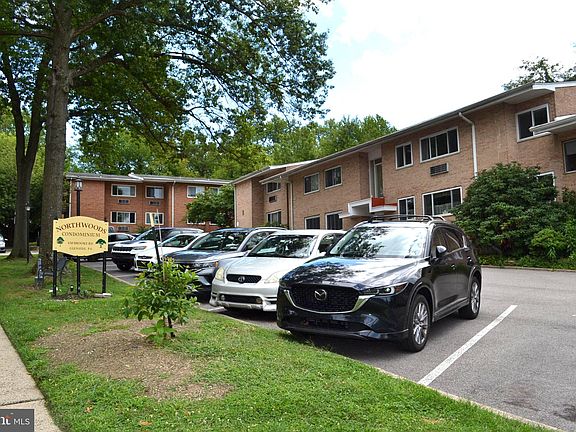 2nd image of 650 Brooke Rd APT B23