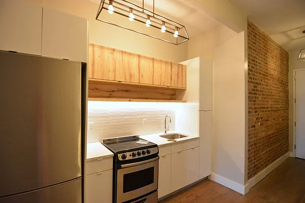 Rented by Yaffa Realty LLC | media 16