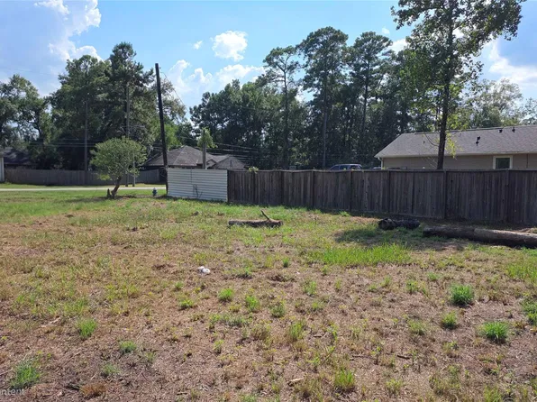 1610 Black Bear Dr, Crosby, TX 77532