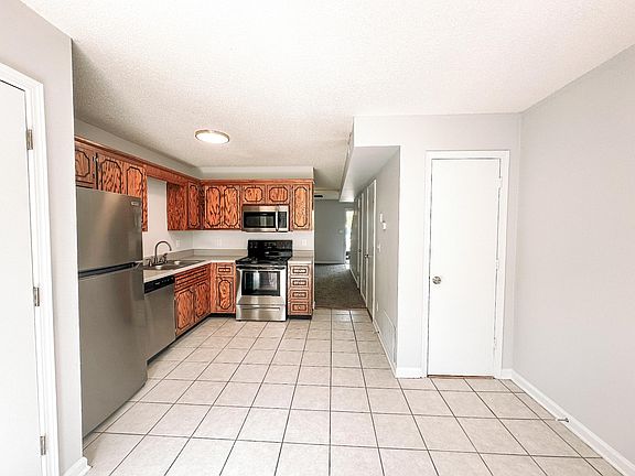 5th image of 120 Ballygar St APT P