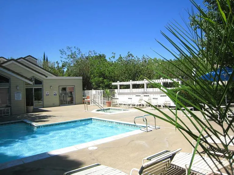 Emeritus Park Senior Apartments — Photo 11