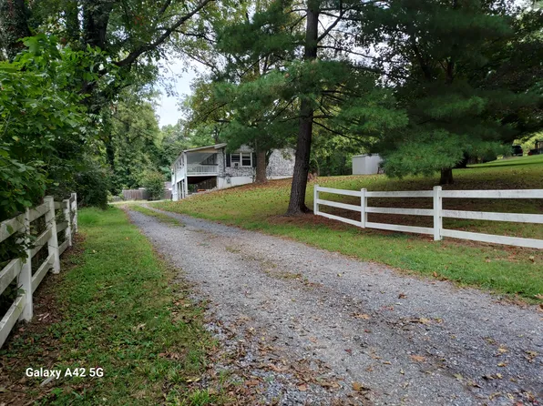 890 Keyes Gap Rd, Harpers Ferry, WV 25425