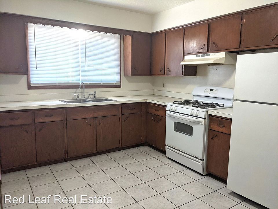 1st image of 6111 Star Ln NE APT 7