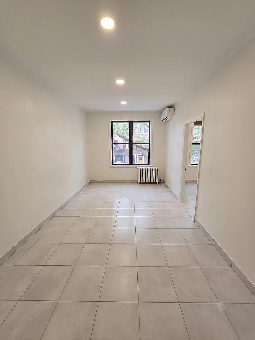 2232 East 7th Street — Photo 3