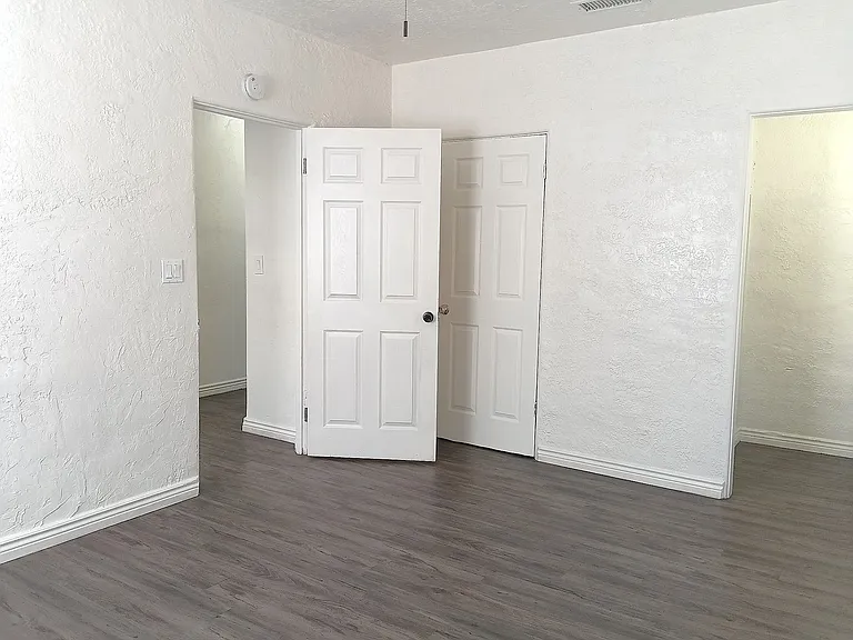 213 N 2nd Ave — Photo 15