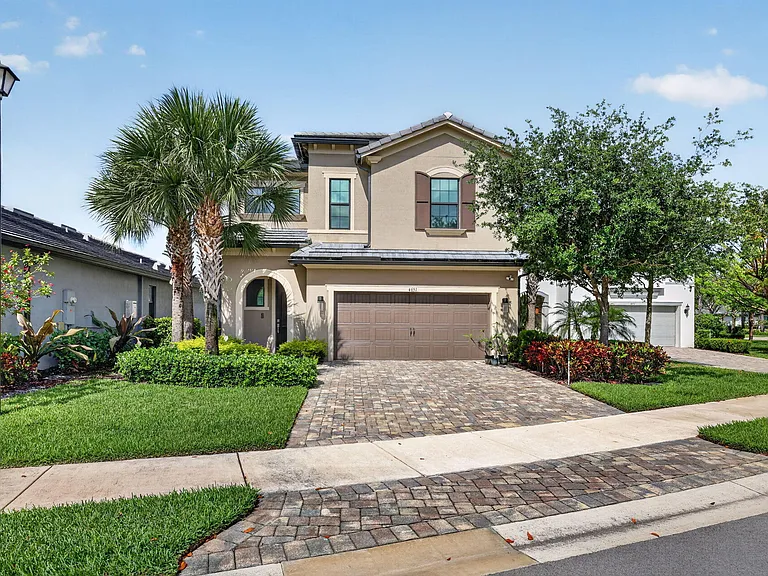 4651 Pinehurst Trl E — Photo 2