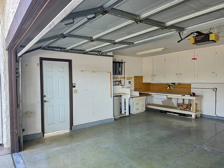 4433 Live Oak Dr — Photo 38