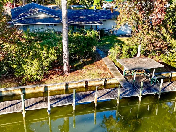 1214 Lupton Drive, Oriental, NC 28571